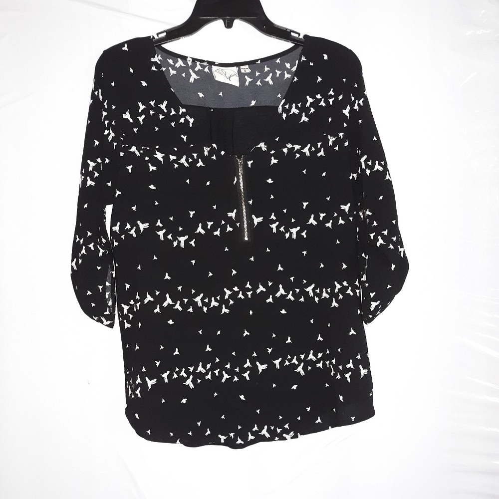 🎃 Janet Chung black and white print top